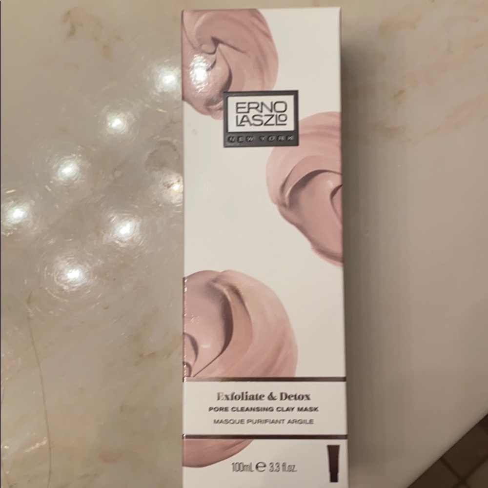 Pore cleansing clay mask